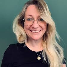 Nadine Harmon's Instagram, Twitter & Facebook