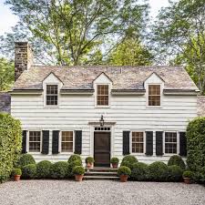 Eva G Contreras On Instagram It S A Happy Day When Gil Schafer Updates His Portfolio This Charming Home Is New England Homes Pretty House House Exterior
