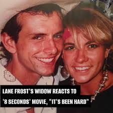 Kellie Kyle's Instagram, Twitter & Facebook