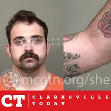 Soldier Maxwell Freshour strangles wife during dispute over child  @maxie_pad101 25-year-old former US Army Infantryman Maxwell Freshour got  into an altercation with his wife, Kaylee Freshour,