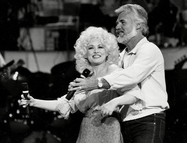 Dolly Parton Remembers Kenny Rogers: A Wonderful Man and a True Friend