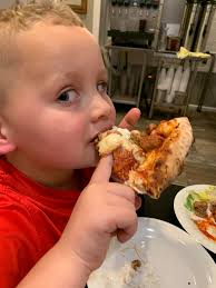 Hi neighbors! Recently we have been in and out of the hospital with sick  kiddos, while the kids would love pizza every night I was wondering if  there was any place local