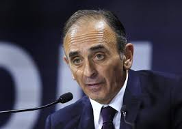 J'entends les heures les plus sombres et le bruit des bottes. Il Fait La Guerre A Un Virus Mais Pas A Des Soldats Du Djihad Zemmour Se Paie Macron Apres L Attaque De Romans Sur Isere Valeurs Actuelles