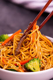 Lo mein noodles take about 3 minutes. Garlic Beef Lo Mein Recipe Tipbuzz