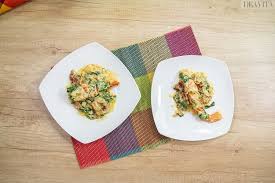 Aujourd'hui je vous propose une recette de pavés de saumon citron cuit à la poêle qui se réalise en 8 minutes chrono!! Paves De Saumon A La Creme Fraiche Et Aux Epinards Cuits A La Poele