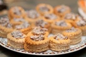 Estos ponen su dinero en otros lugares, como propiedades, arte, negocios y otras inversiones con las que el resto de. Receta De Canapes Mexicanos