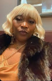 My momma be 51 in April 😍😍😍