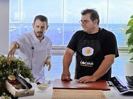 Observar la legislación relevante sobre salud seguridad higiene y otros relativa a las comidas. Julio Velandrino Y Sergio Fernandez 1001 Sabores Region De Murcia