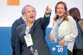 A través de su cuenta de facebook, la aspirante presidencial, margarita zavala, compartió un video en donde muestra su casa. Abren Las Puertas Del Pan A Felipe Calderon Y Margarita Zavala