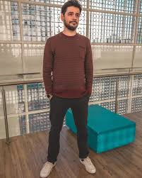 Morreu neste domingo, aos 42 anos, o produtor e apresentador marco lazzarotto, o magro lima do programa pretinho básico, sucesso do rádio atlântida fm. A5cojnaexpd0jm