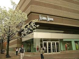 The neiman marcus credit card is a closed loop credit card, meaning it can only be used in stores and online at neiman marcus, bergdorf goodman, horchow, and neiman marcus last call. Neiman Marcus Credit Card Hack