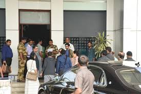Maharshtra cm, uddhav thackeray was seen driving alone in his car to reach his official residence today. Isha Ambani Wedding Uddhav Thackeray Leaves For Udaipur With Family Indiatoday