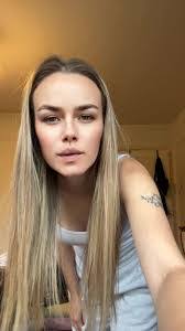 Keely Walker's Instagram, Twitter & Facebook