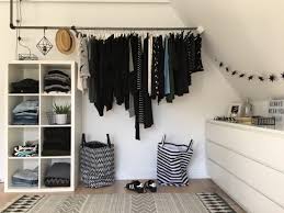 1001 Rangements Malins Pour Trouver La Meilleure Idee Dressing Adaptee A Tout Espace Idee Dressing Petit Meuble Rangement Faire Un Dressing