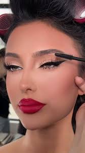 Iris Bruno (zoraydai15)