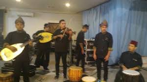 Alat musik ini masih sering digunakan sampai saat ini. Gitarnya Berkepala Rusa Ciri Khas Alat Musik Dambus Bangka Belitung Bangkapos Wiki