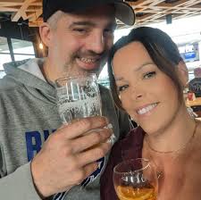 Are there any fox red lab breeders in the Eden area?