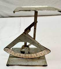 Vintage Hamilton 8 Oz Postal Scale with Counter Weight Balance Function.