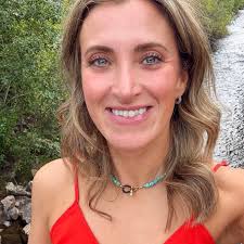 Lacey Vanemburg (@lacey.vanemburg) • Facebook