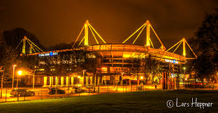 Wer einmal die atmosphäre im stadion live und in farbe miterlebt oder im jubelnden trubel der fans. Die Dortmunder Westfalenhalle In Hdr