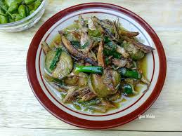 Coba resep sambal petai dari hipwee ini ya. Resep Ikan Asin Cabe Ijo Yeni Helda Com