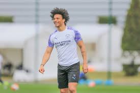 By afpmore by this author leroy sane's new agent says the manchester city winger is still in the running for a transfer to bayern munich, after a potential switch was put on hold due to a serious knee injury. Manchester City Trying To Force Bayern Munich To Up Their Bid For Leroy Sane Bavarian Football Works