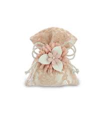 Anelli ferma tovaglioli realizzati in ceramica bianca, decorati con un bellissimo bocciolo di rosa color tortora. Bomboniera Sacchetto Fiore Porcellana Rosa Cipria Nonsolocerimonie It