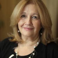 Caroline Bloom's Instagram, Twitter & Facebook