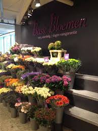 To sell or not to sell on online marketplaces? More Pretties From Holland Flower Shop Design Flower Shop Decor Flower Shop Display
