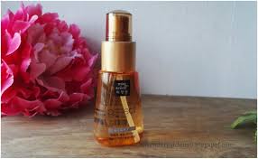 We've rounded up the best hair serum money can buy for all different hair types and budgets. Carolyn S Lavender Garden Review Mise En Scene Perfect Repair Light Serum