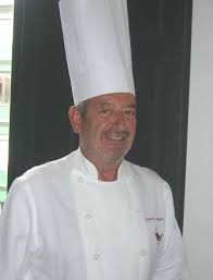 He is assisted by his sister eva, who is expert on making desserts, and juan maria arzak, who will talk about special cooking. Karlos Arguinano Wikipedia La Enciclopedia Libre