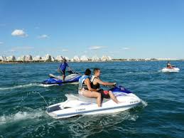 Week end et fériés en mai ( sauf au camping ) tous les jours de 9 à 19 h de juin à fin septembre ( camping début septembre ). Rando Jet A Le Grau Du Roi 30240 Telephone Horaires Et Avis