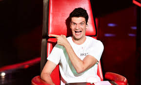 Tudor chirilă este un cântăreț și actor român, solistul trupei „vama și antrenor la „vocea româniei. Cine Este È™i Cum AratÄƒ SoÈ›ia Lui Tudor ChirilÄƒ Ea E Femeia PerfectÄƒ Care I A DÄƒruit Un BÄƒieÈ›el Impact