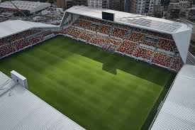 This photo below shows the proximity of both griffin park and the new stadium. Afl Architects Brentford Community Stadium