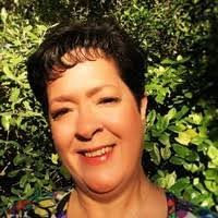 Karen Ecker's Instagram, Twitter & Facebook