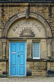 Tall at maturity with an equal spread. Masonic Hall Ilkley Maconaria Templos Porta Janela