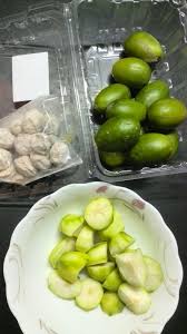 Then, soak the ambarella in sugar and saltwater solution for 2 days in the refrigerator. Namakucella Jus Kedondong Asam Boi