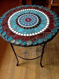 Beistelltische Mosaik Tisch Beistelltisch Garten Bistrotisch Ein Designerstuck Von Scherbenkiste Bei In 2020 Mosaic Outdoor Table Mosaic Furniture Mosaic Table