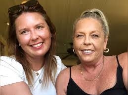 Amber Bizzell's Instagram, Twitter & Facebook