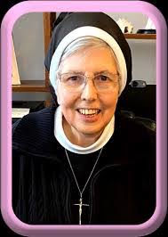 Linda Leer's Instagram, Twitter & Facebook