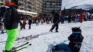 Nous vous expliquons quels sont les domaines skiables accessibles en transport en commun, comment vous y rendre et quoi y faire ! Comment Les Stations De Ski Des Pyrenees Fixent Elles Leurs Dates De Fermetures