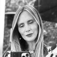 Laura Tweedie's Instagram, Twitter & Facebook