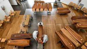 Alle aktuellen zahlen gibt es hier in der übersicht. Grieving Alone Coronavirus Upends Funeral Rites Financial Times