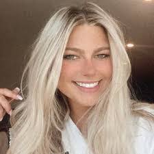 Alyssa Deckard's Instagram, Twitter & Facebook