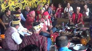 Laban diatu selalu peda ku bisi gaga urg bengkel youtube meh. Tradisi Gawai Dayak Penyebab Humas Bnpb Jalani Ritual Hukum Adat