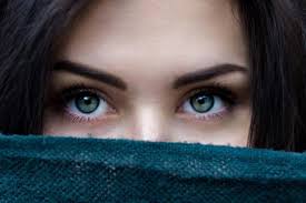 Carefully add the oils to the mascara tube, using the eyedropper. 7 Natural Homemade Eyelash Growth Serum Diy Recipes Benefits And Uses Mask Natural