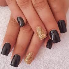 Los resultados obvio que valen la pena, si no me crees, mira esto. Isab Bellas Unas Negro Y Dorado Acrilicas Cortas Facebook
