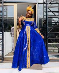 Achat en ligne pour vêtements dans un vaste choix de casual, soirée, cocktail, robes. Bazin Couture Africaine Robe Africaine Mode Africaine Robe Mode Africaine Robe Longue