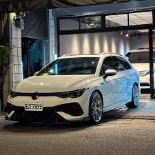 想請問GOLF R variant 行李箱架是可以拆掉的嗎