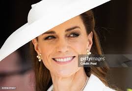 821,925 Lipsticks Stock Photos, High-Res Pictures, and Images